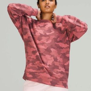 Lululemon Perfectly Oversized Crew Heritage 365 Pink Camo Rose, fits size 6-8